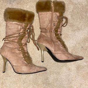 Zip up, heeled boots